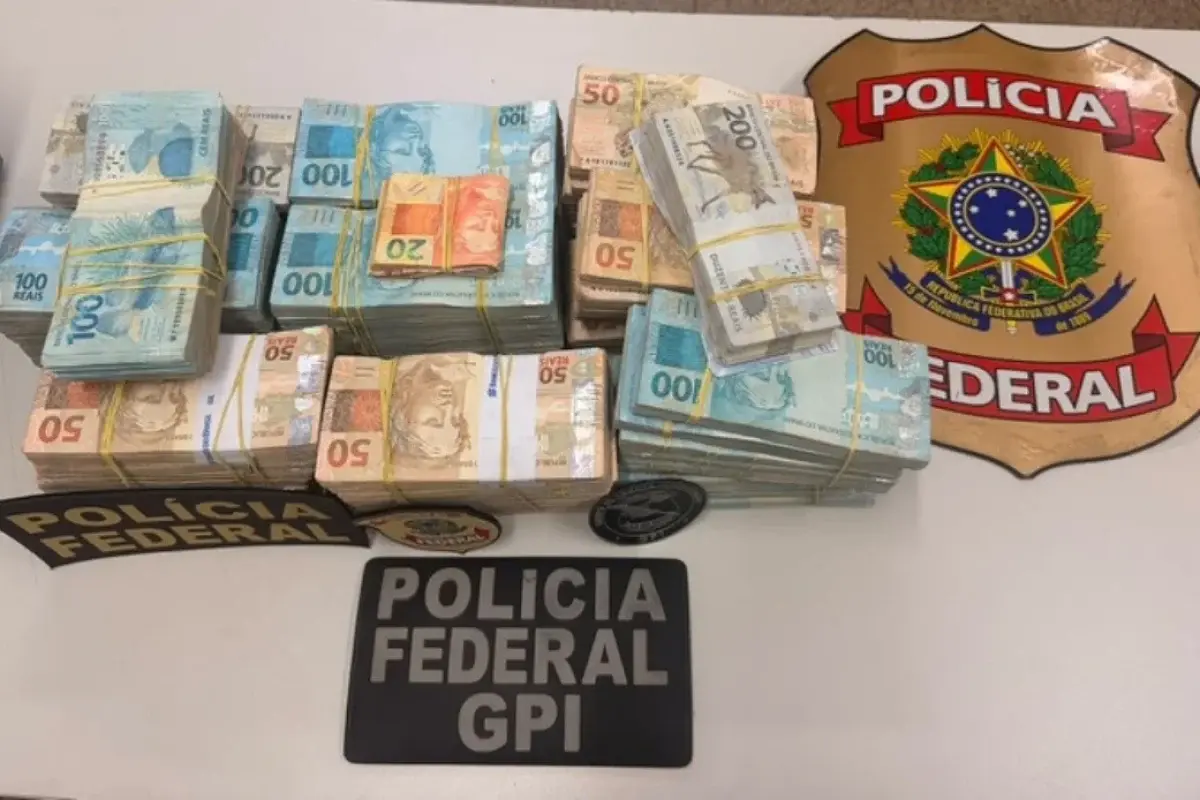 PF prende homem e apreende R$ 830 mil em espécie perto de banco em José de Freitas