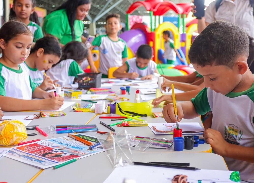 Piauí chega a 20 municípios com 100% das crianças alfabetizadas reforçando formação de professores e parceria com prefeituras