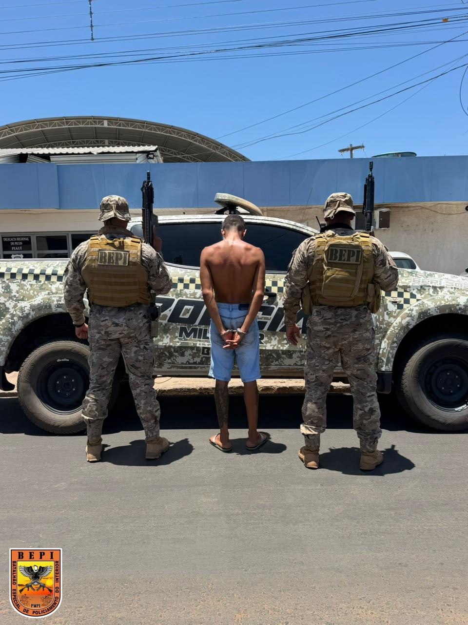 Polícia Militar prende suspeito de tráfico de drogas e apreende entorpecentes em Picos