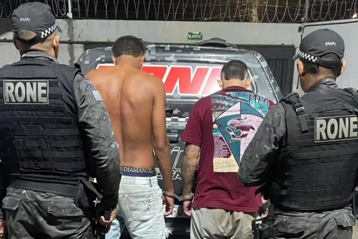 Dois homens são presos com arma artesanal, munições e drogas em Teresina