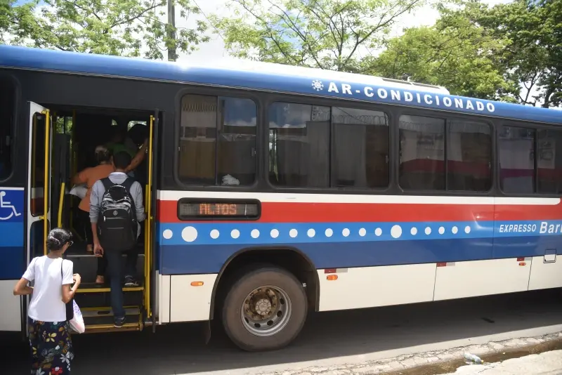 Rafael Fonteles decreta gratuidade no transporte para eleitores votarem no segundo turno