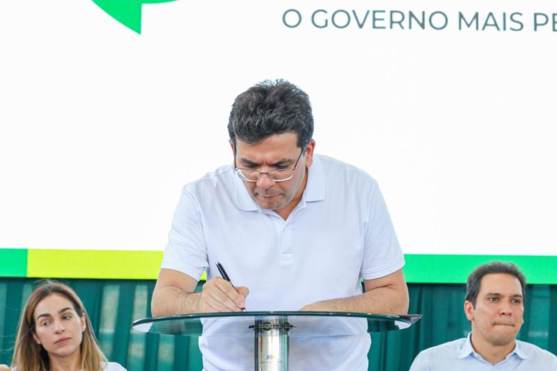 Rafael Fonteles decreta gratuidade no transporte para eleitores votarem no segundo turno