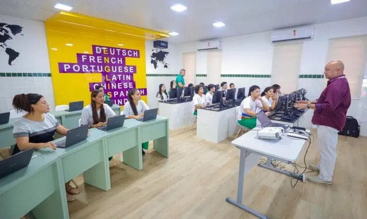 Abertas matrículas para cursos do 2º semestre no Centro Cultural de Línguas
