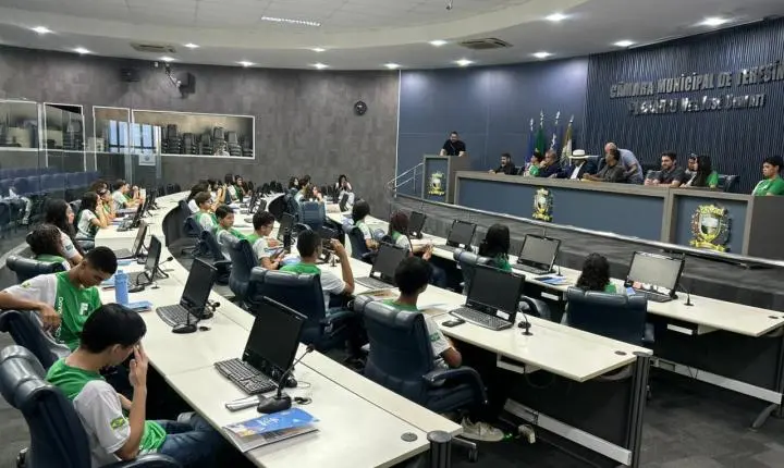 Alunos da rede municipal participam da 2ª edição do projeto Escola na Câmara em Teresina