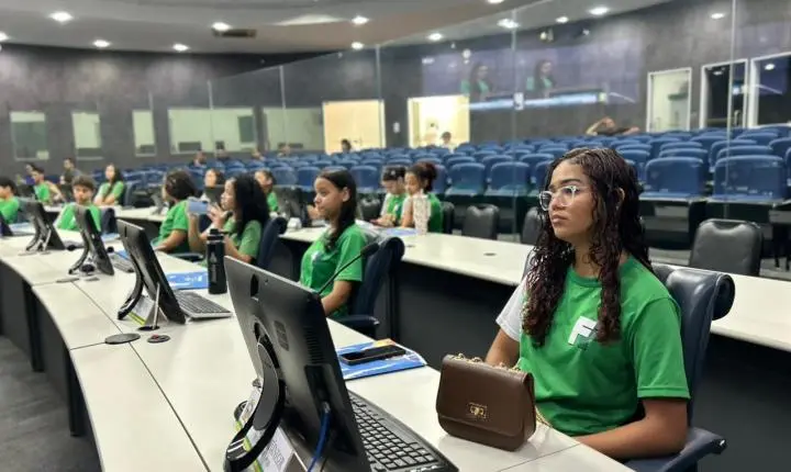 Alunos da rede municipal participam da 2ª edição do projeto Escola na Câmara em Teresina