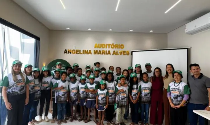 Aroeiras do Itaim entrega kits aos Guardiões Ambientais Mirins em ação de educação ambiental