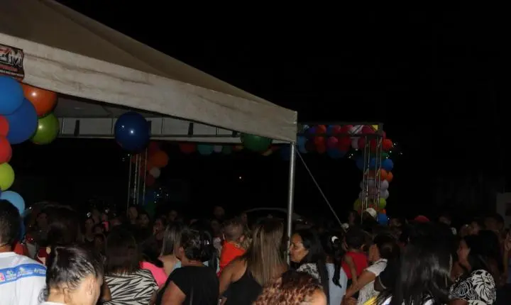Aroeiras do Itaim realiza primeira edição do Dia da Alegria com centenas de crianças