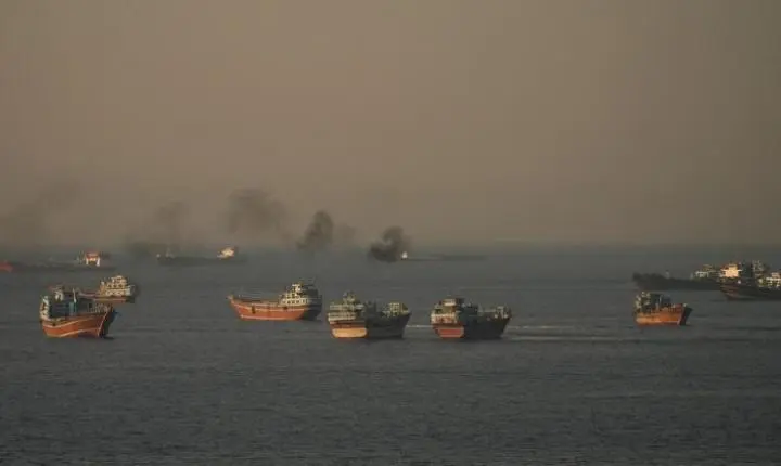 EUA bombardeiam alvos no Irã após ataques a navios no Estreito de Ormuz; tensão entre os países aumenta
