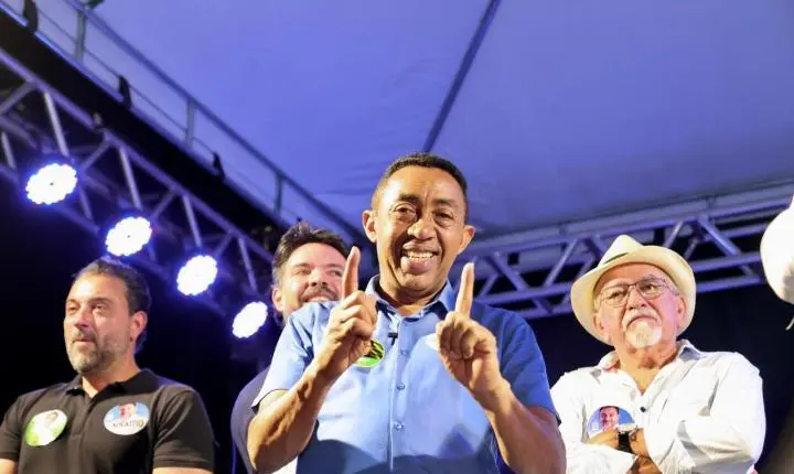 Joel Rodrigues fala de propostas e se compromete com o povo do Piauí ao ser recebido por multidão em Oeiras