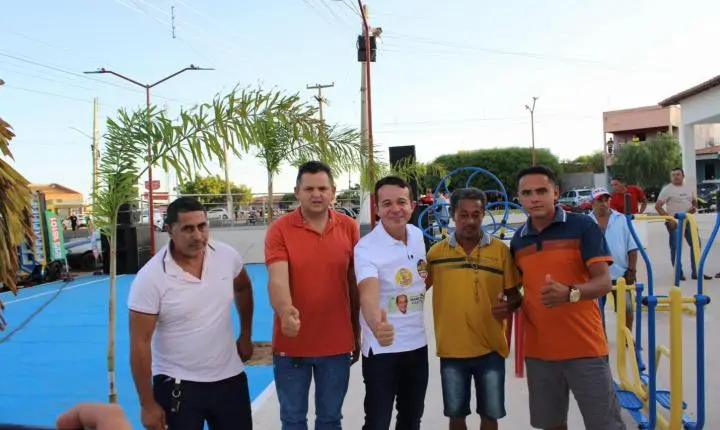Naerton Moura reúne multidão em adesivaço com Severo Eulálio e Castro Neto em Sussuapara