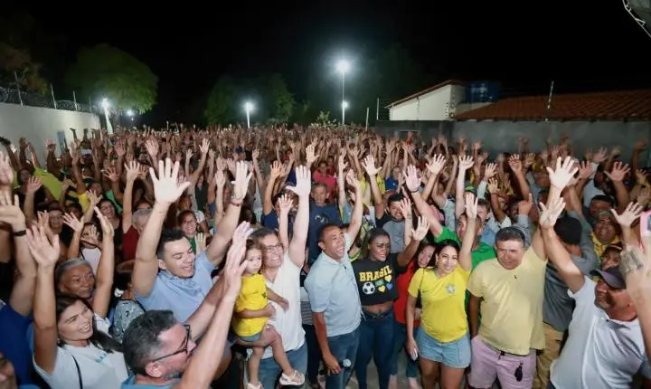 O pré-candidato a governador Joel Rodrigues, presidente do Progressistas do Piauí, foi recebido por uma verdadeira multidão na cidade de Curimatá, Sul do estado, na noite desta sexta-feira (19).