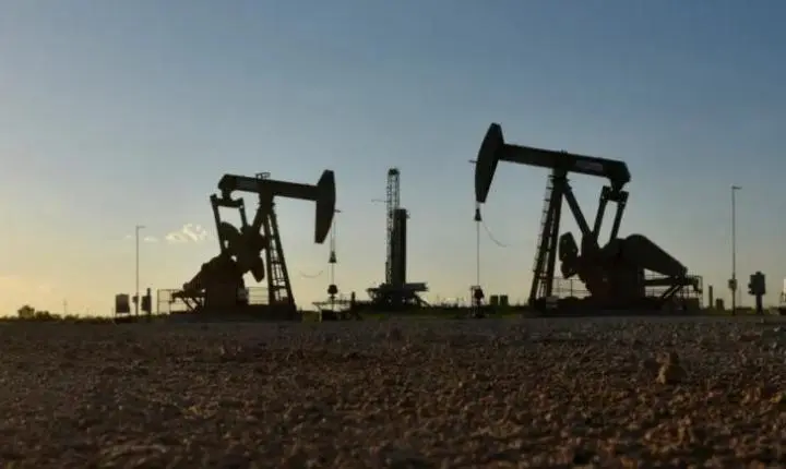 Petróleo dispara mais de 6% após tensão entre Estados Unidos e Irã aumentar