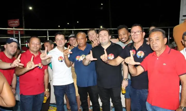 Prefeito Naerton Moura reúne multidão em Sussuapara em ato político em apoio à reeleição do presidente Lula