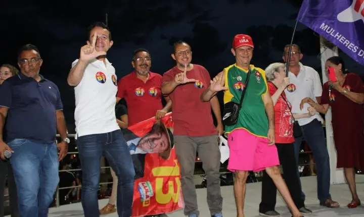 Prefeito Naerton Moura reúne multidão em Sussuapara em ato político em apoio à reeleição do presidente Lula