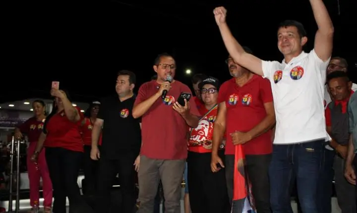 Prefeito Naerton Moura reúne multidão em Sussuapara em ato político em apoio à reeleição do presidente Lula