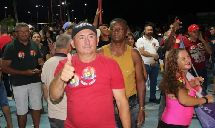 Prefeito Naerton Moura reúne multidão em Sussuapara em ato político em apoio à reeleição do presidente Lula