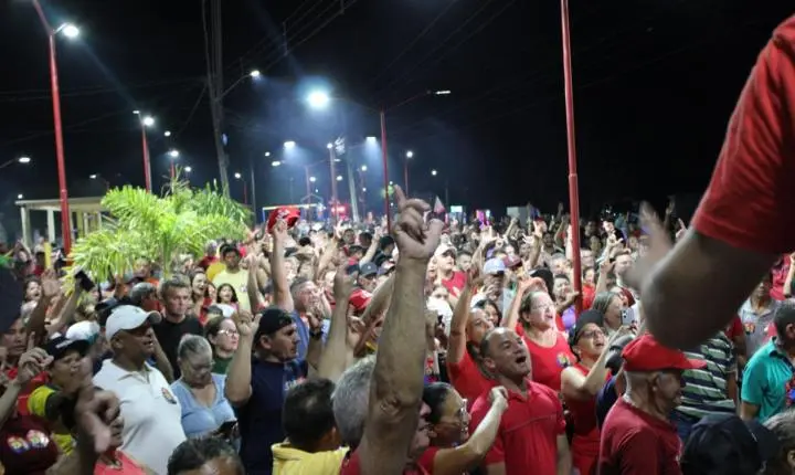 Prefeito Naerton Moura reúne multidão em Sussuapara em ato político em apoio à reeleição do presidente Lula