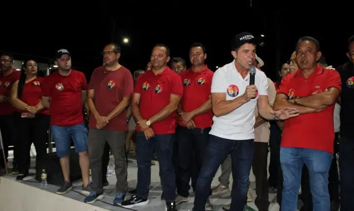 Prefeito Naerton Moura reúne multidão em Sussuapara em ato político em apoio à reeleição do presidente Lula