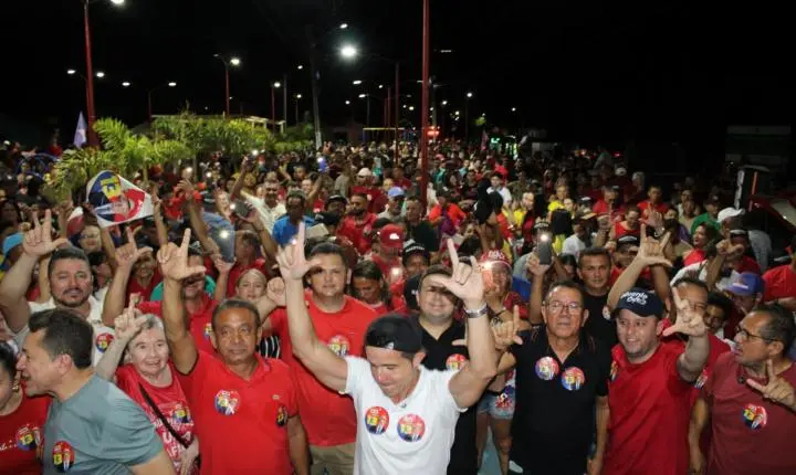 Prefeito Naerton Moura reúne multidão em Sussuapara em ato político em apoio à reeleição do presidente Lula