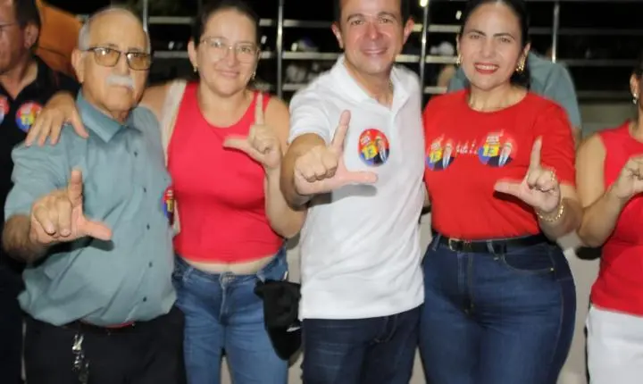 Prefeito Naerton Moura reúne multidão em Sussuapara em ato político em apoio à reeleição do presidente Lula