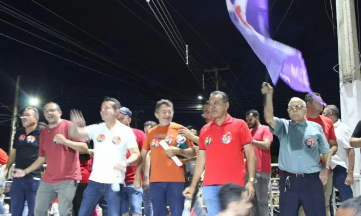 Prefeito Naerton Moura reúne multidão em Sussuapara em ato político em apoio à reeleição do presidente Lula
