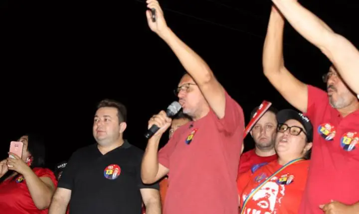 Prefeito Naerton Moura reúne multidão em Sussuapara em ato político em apoio à reeleição do presidente Lula