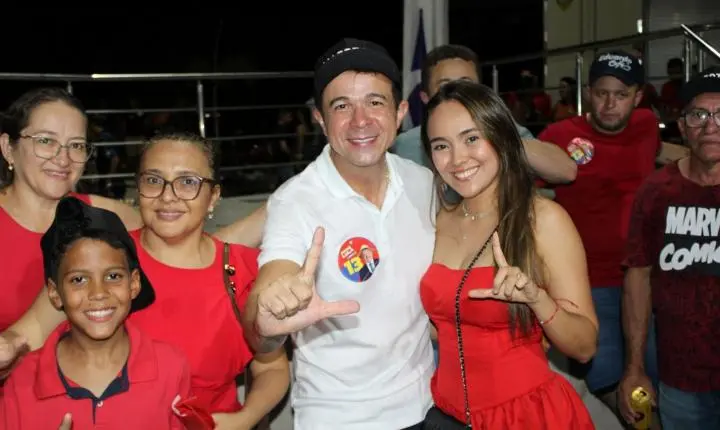 Prefeito Naerton Moura reúne multidão em Sussuapara em ato político em apoio à reeleição do presidente Lula