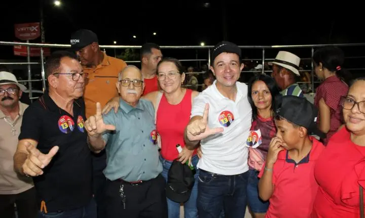Prefeito Naerton Moura reúne multidão em Sussuapara em ato político em apoio à reeleição do presidente Lula