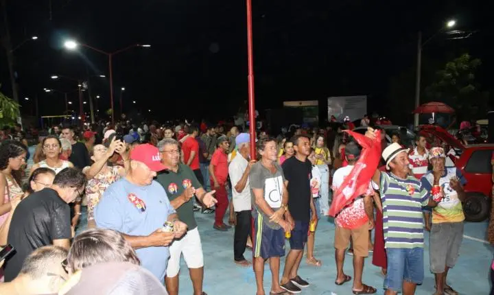 Prefeito Naerton Moura reúne multidão em Sussuapara em ato político em apoio à reeleição do presidente Lula