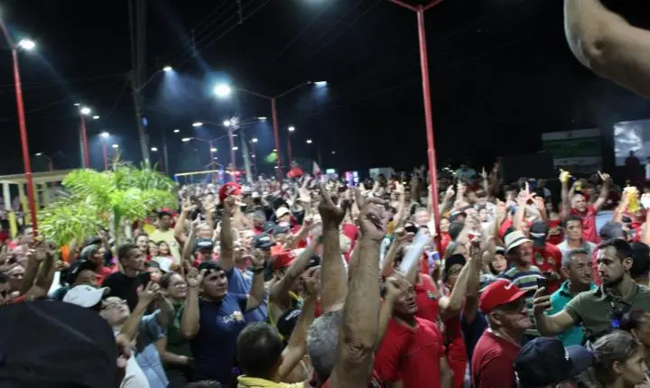 Prefeito Naerton Moura reúne multidão em Sussuapara em ato político em apoio à reeleição do presidente Lula
