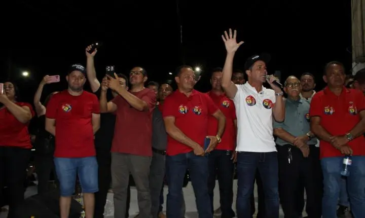 Prefeito Naerton Moura reúne multidão em Sussuapara em ato político em apoio à reeleição do presidente Lula