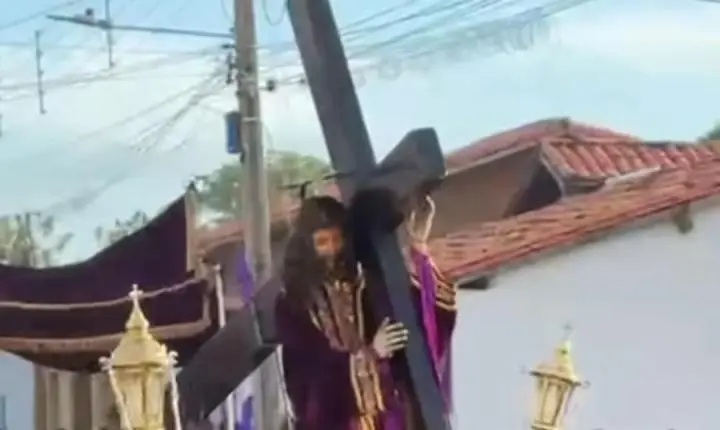 Sexta-feira dos Passos em Oeiras reúne multidão e vira palco de articulações políticas no Piauí