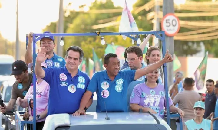 “Tá chegando a hora”, diz Joel para eleitor durante mega carreata com Ciro no Dirceu