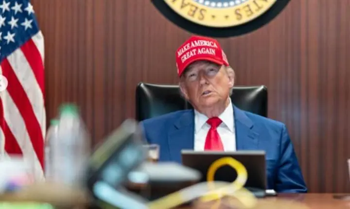Trump demite últimos integrantes de comissão eleitoral às vésperas das eleições 