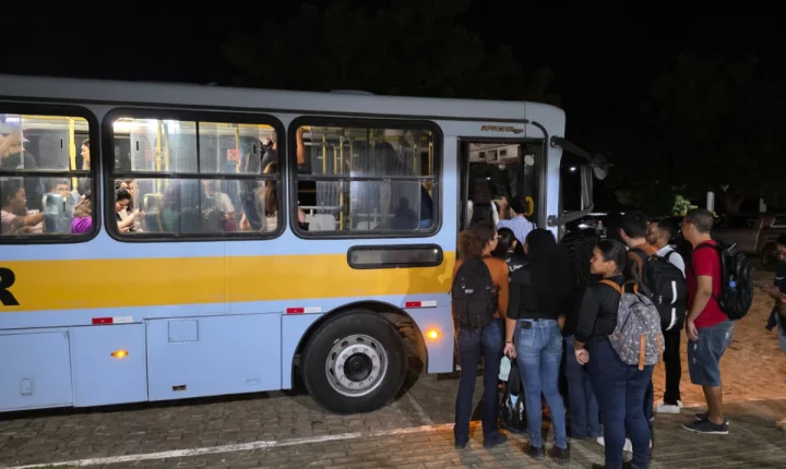 Uespi inicia transporte coletivo para estudantes do campus de Picos