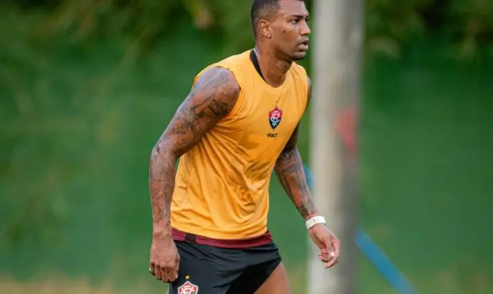 Vitória encerra preparação e ganha reforços para duelo contra o Vasco pela Série A
