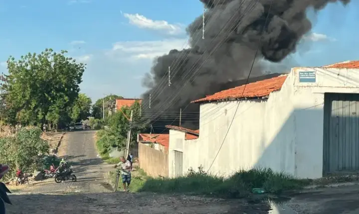 Incêndio destrói oficina em Teresina e proprietário calcula prejuízo acima de R$ 100 mil
