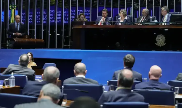 Fim da escala 6x1: saiba como está a tramitação no Senado