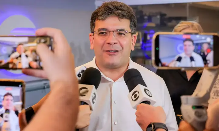 Rafael defende valorização dos professores, mais inclusão e uso da energia limpa para industrializar o Piauí
