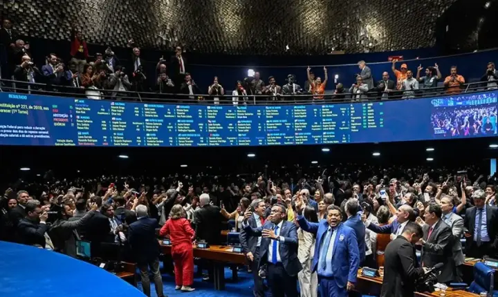 Em vitória de Lula, Senado aprova PEC do fim da escala 6x1 e trabalhador terá dois dias de folga por semana