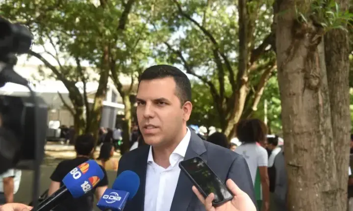 Rafael Fonteles mantém Rodrigo Torres como secretário de Educação no próximo mandato