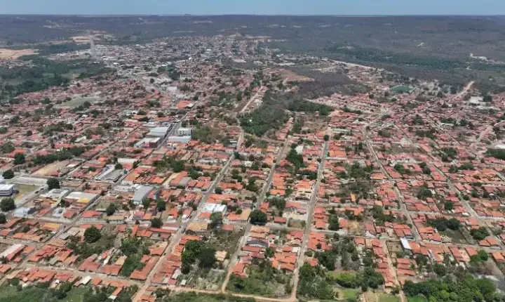 Homem é preso pela Força Tática com pistola 9mm em bar de Uruçuí